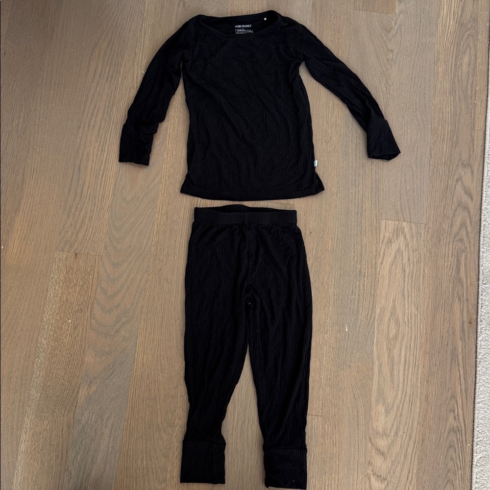 Posh Peanut black Ribbed pajama Set